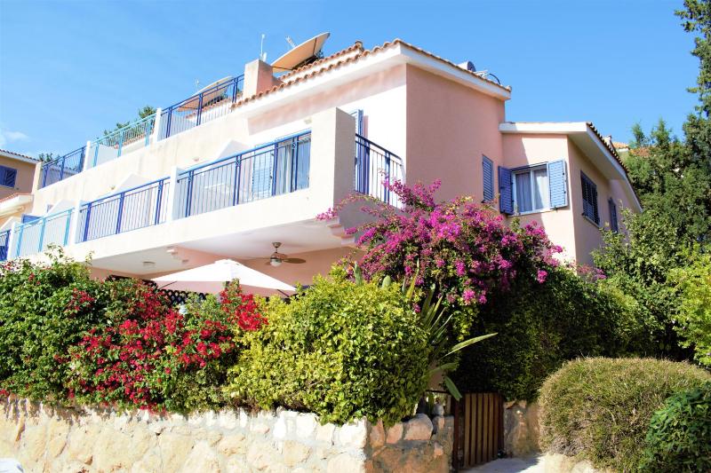 Townhouse in Paradise Gardens - image 1