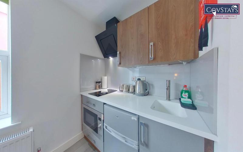 Victoria House Deluxe Studios-Coventry City Centre - image 18