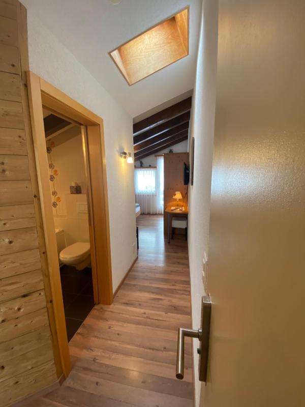 Junior Suite with Balcony image 4