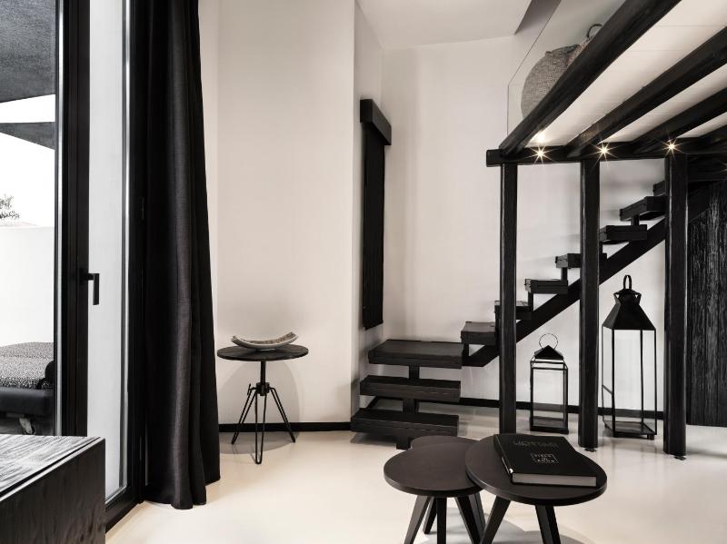 Loft Suite With Sharing Pool image 3