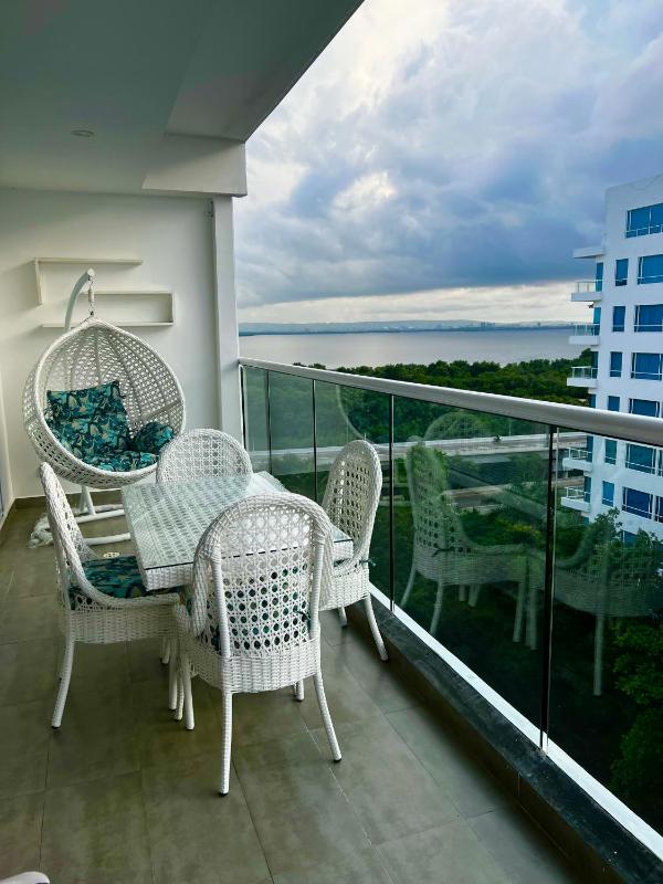 Hermoso apartamento con vista al mar y salida directa a la playa - image 4