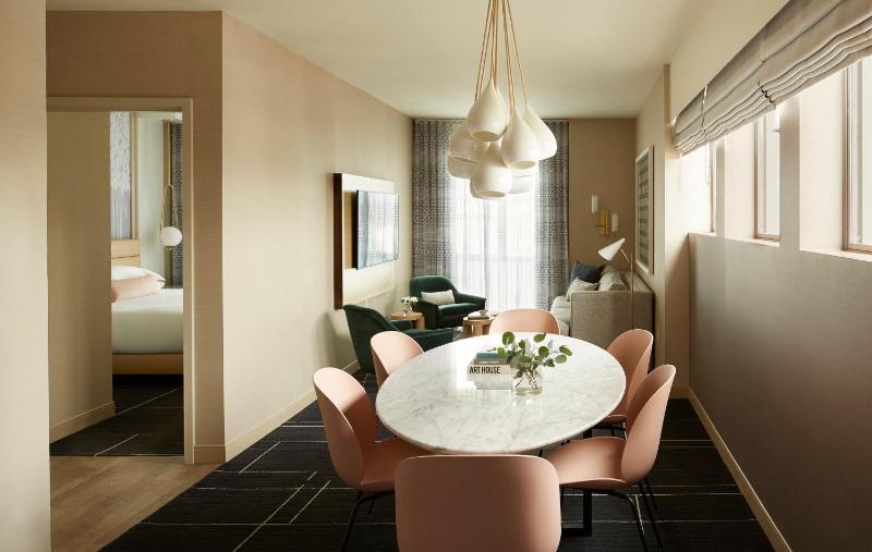 Hollywood Suite image 2