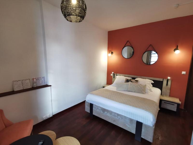 Double Room with Balneo Bath image 2