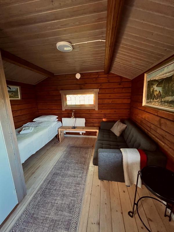 One-Bedroom Cottage image 4