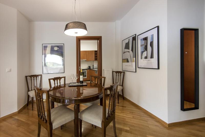 2 bedroom flat next to Acropolis - image 14