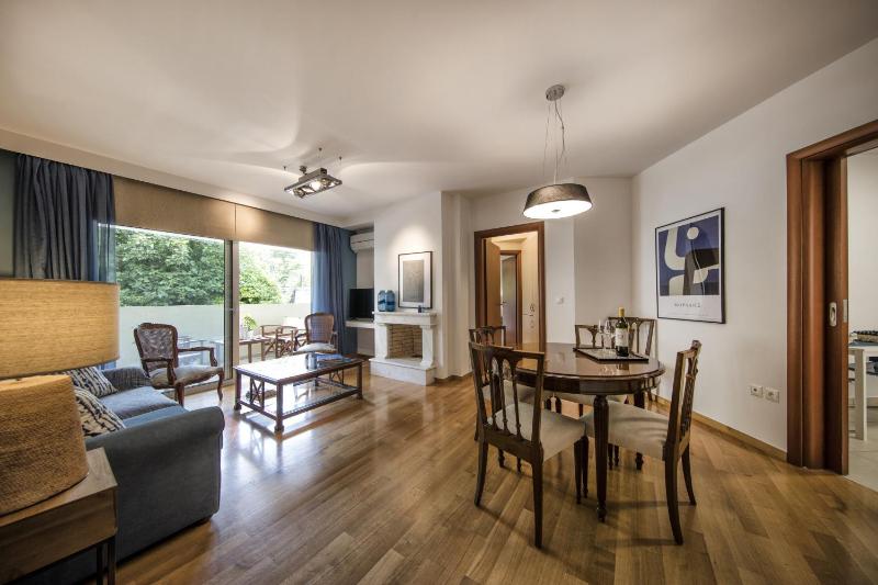 2 bedroom flat next to Acropolis - image 7