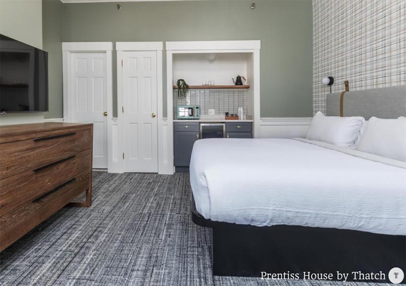 Deluxe Suite image 1
