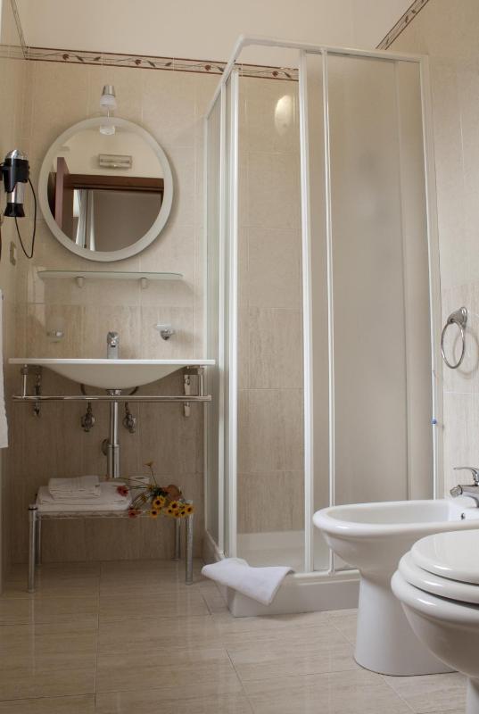 Triple Room with Balcony image 2