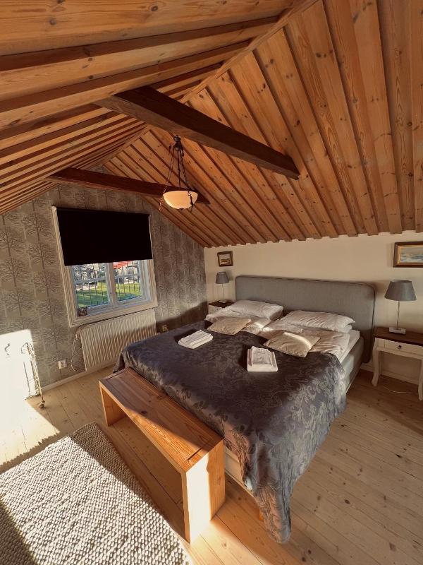 Two-Bedroom Chalet image 4