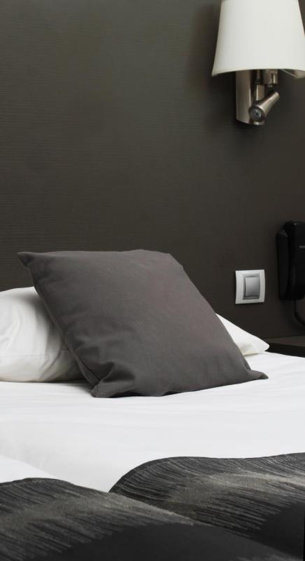 Twin Room image 3