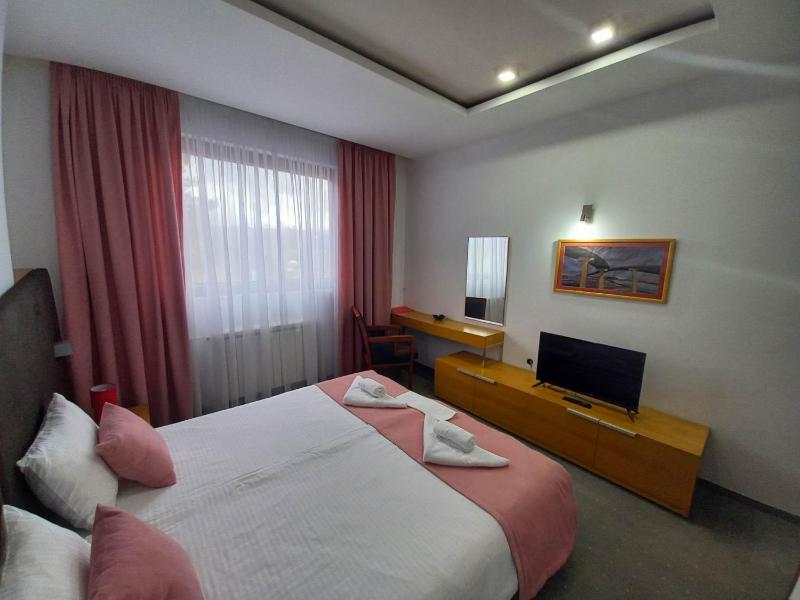 One-Bedroom Apartment image 1