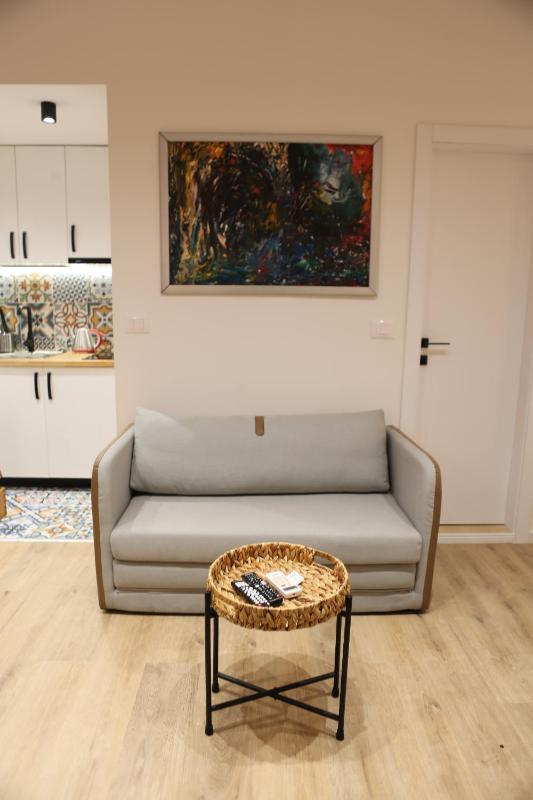 Blloku Studio Apartament - image 6