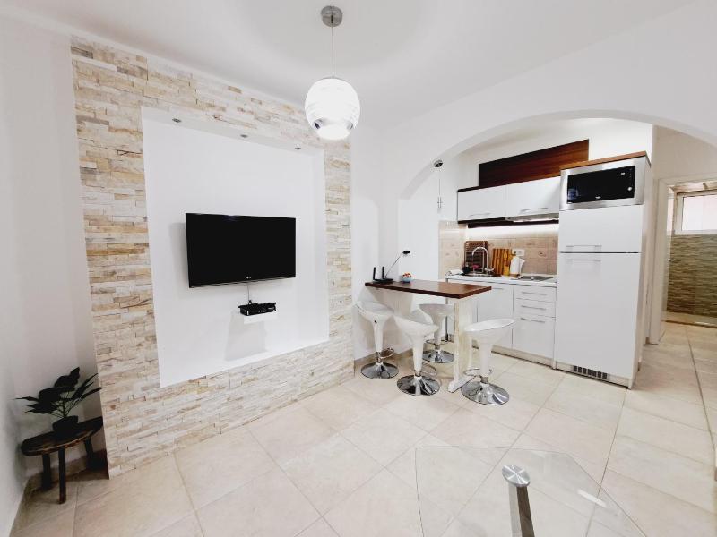 Apartment image 2
