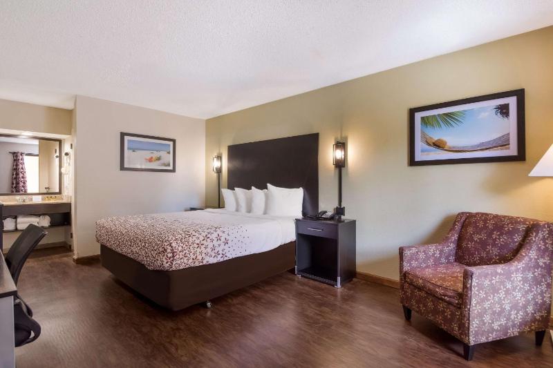 King Room image 3