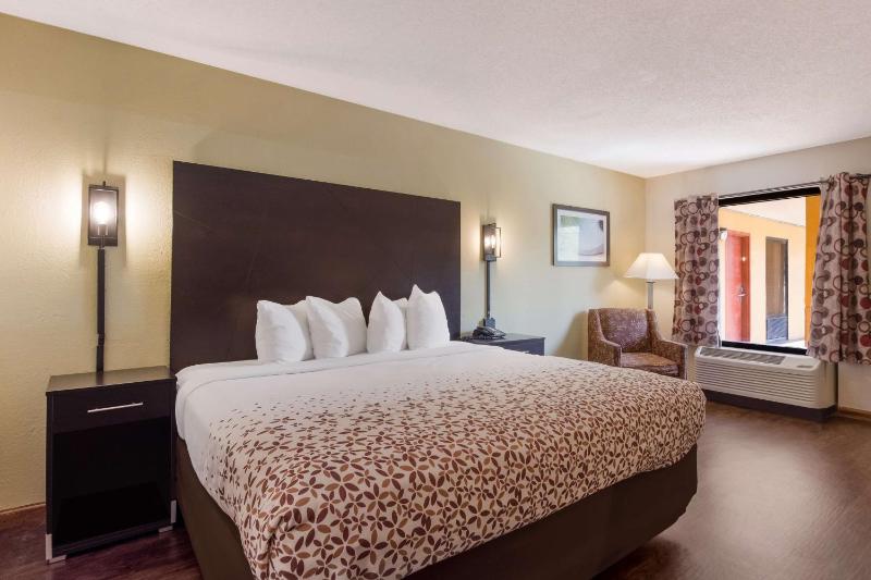 King Room image 2