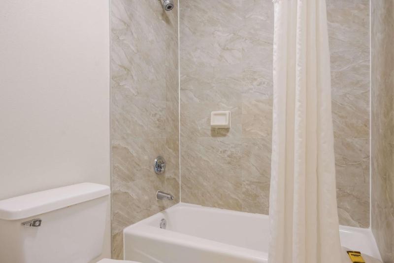 King Room image 4