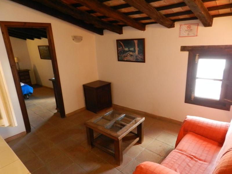 One-Bedroom Apartment (9) image 4