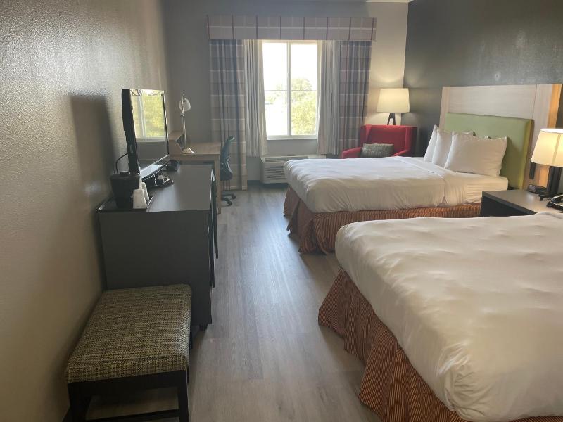 Queen Room with Two Queen Beds - Disability Access image 4