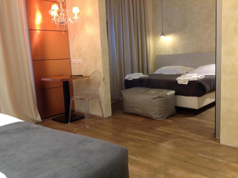 Suite with Sea View image 3