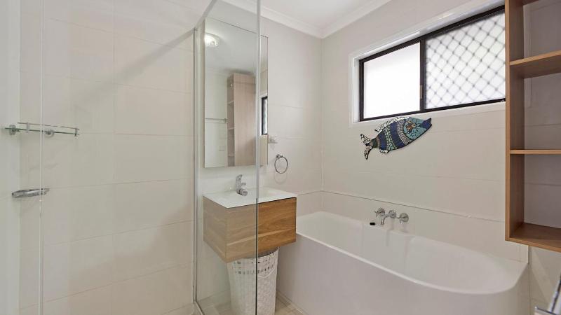 20 Roslin St Moffat Beach QLD - image 2