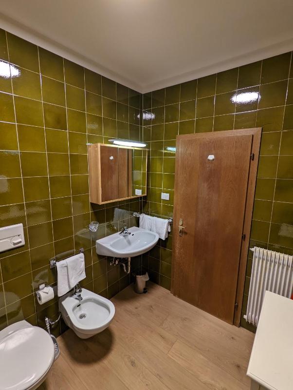 One-Bedroom Apartment with Balcony image 2