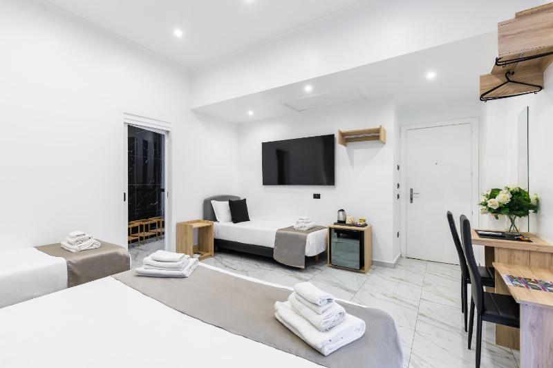Standard Family Room image 4