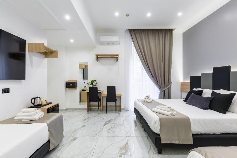 Standard Family Room image 2