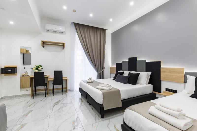 Standard Family Room image 3