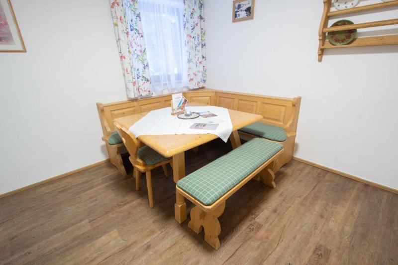 Two-Bedroom Apartment with Mountain View and Balcony Top 1 image 4
