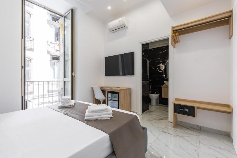 Standard Double or Twin Room image 3