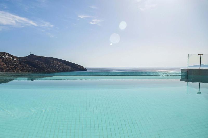 Suite with Private Pool image 1