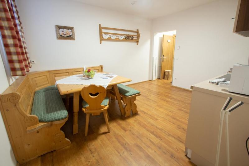 Two-Bedroom Apartment with Mountain View and Balcony Top 6 image 3