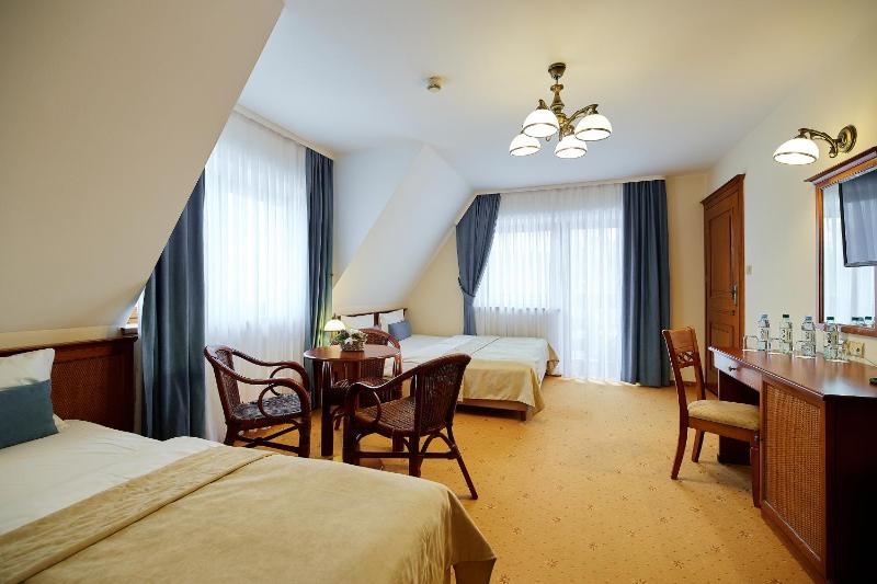 Standard Quadruple Room image 1
