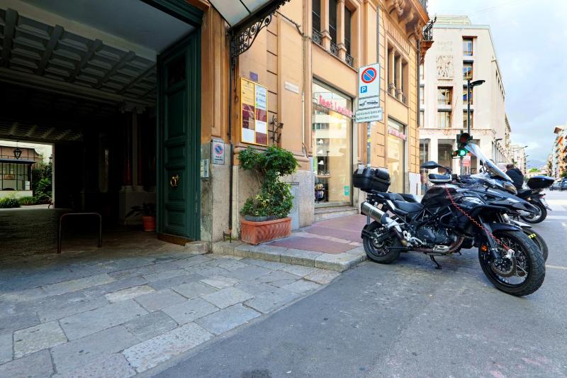 GuestHost - Teatro Massimo Lovely Flat with Balconies - image 9
