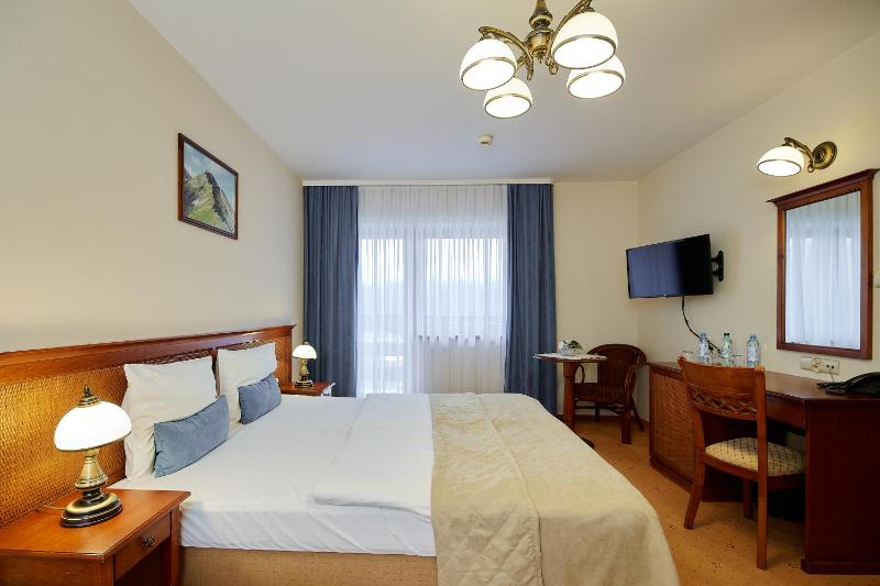 Standard Twin Room image 1