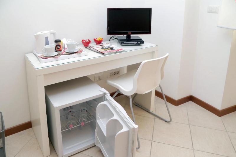 Double Room image 4
