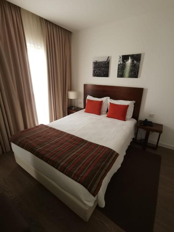 Small Double Room image 3