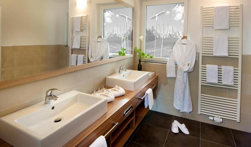 Large Double Room image 3