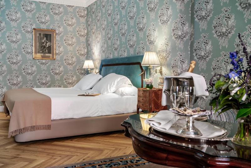 Junior Suite with Parking Included image 3