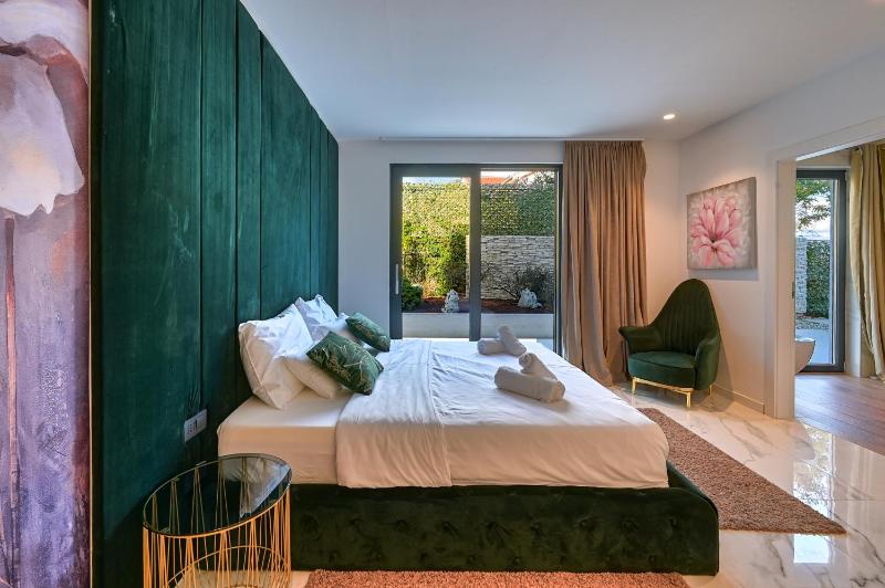 Villa Naya with Heated Pool and Hot Tub - image 35