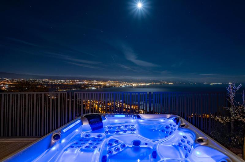 Villa Naya with Heated Pool and Hot Tub - image 47