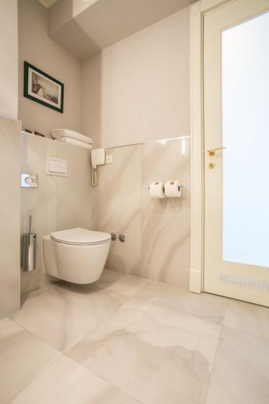 Superior Double or Twin Room with City View image 4
