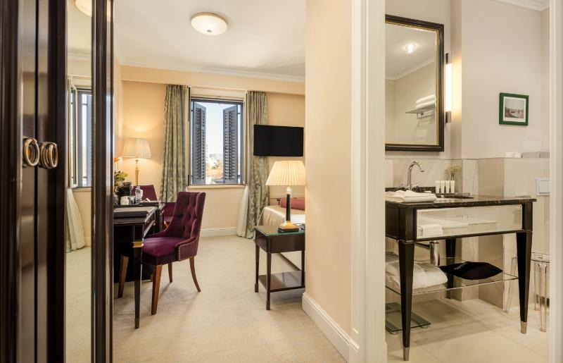 Single Room image 4