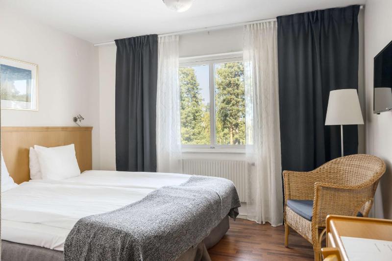 Double Room with Lake View image 1