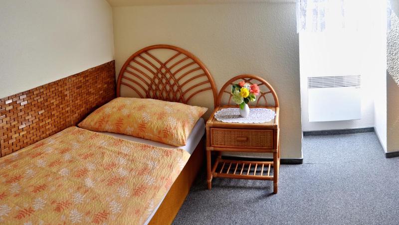Single Room image 3