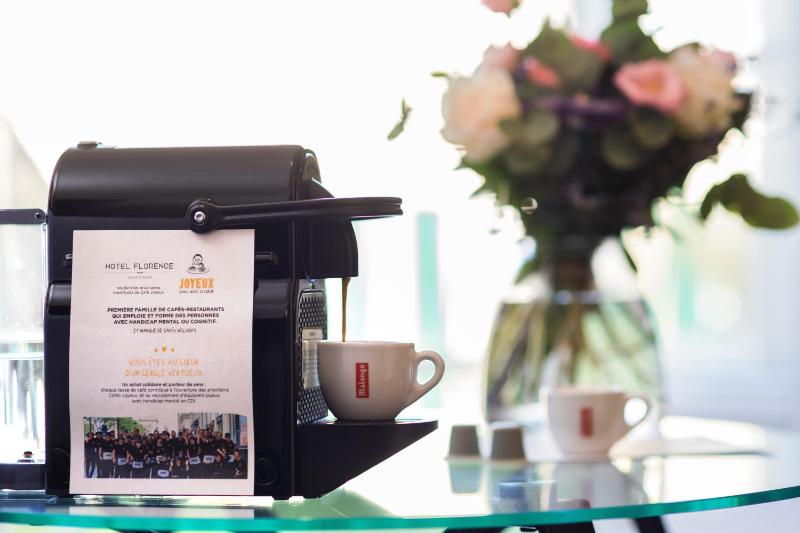 Deluxe Triple Room image 2