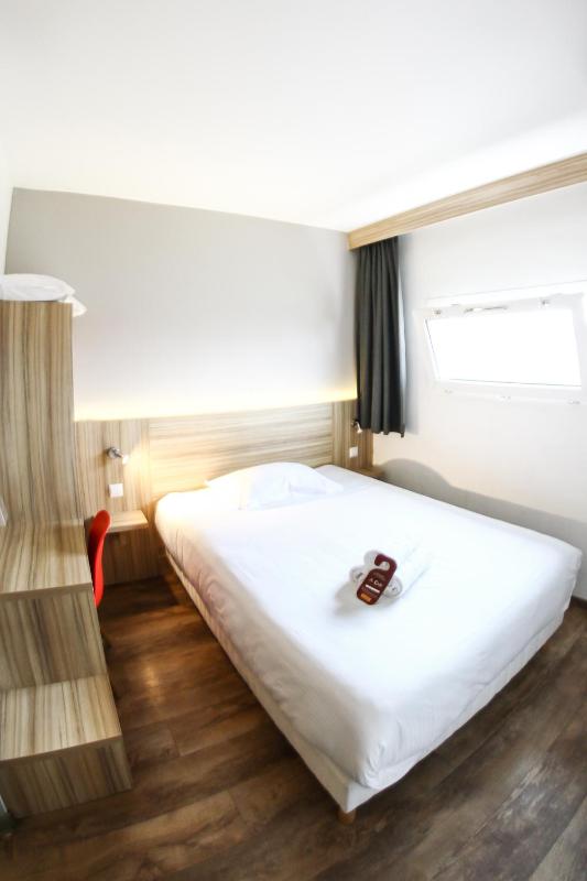 Double Room image 4