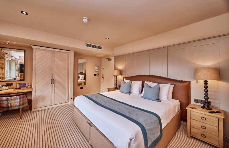 Superior King Room image 2