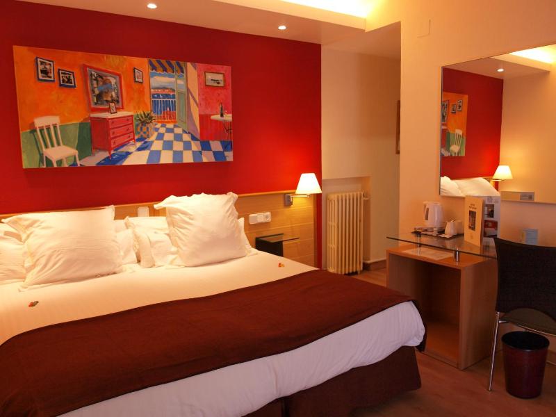 Double or Twin Room image 2