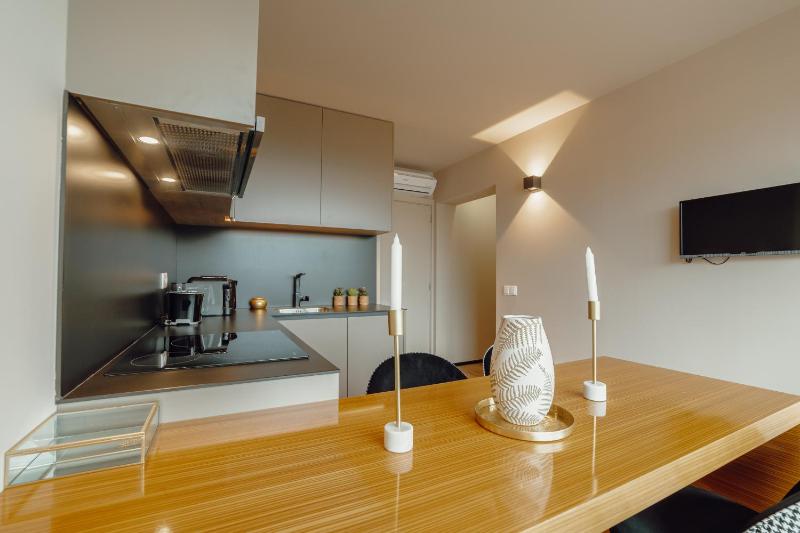 City Center Premium Apartment by Vacationy - image 24